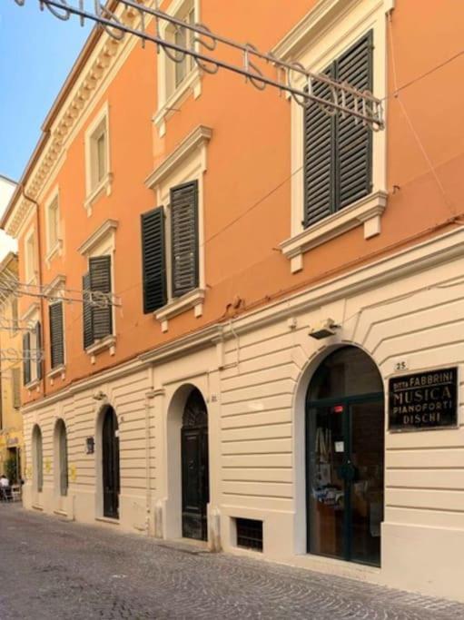 Appartamento Centro Storico Nuovo E Ristrutturato Πέζαρο Εξωτερικό φωτογραφία