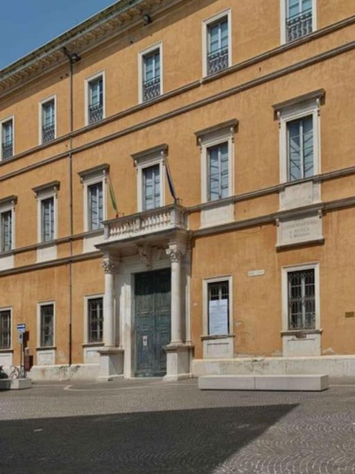 Appartamento Centro Storico Nuovo E Ristrutturato Πέζαρο Εξωτερικό φωτογραφία